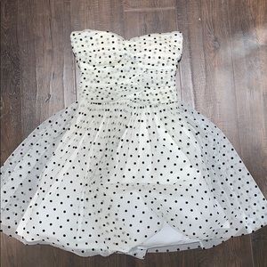 Strapless poofy dress